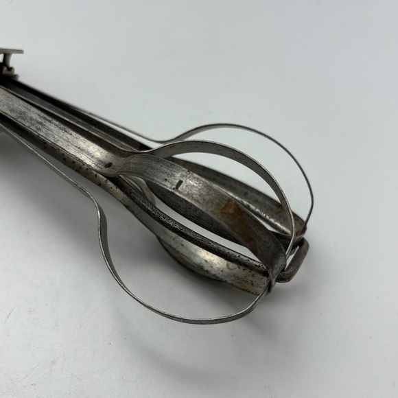 1920s hand crank egg beater from Taplin Mfg Co, Pat no. 1518285 - Picture 4 of 9